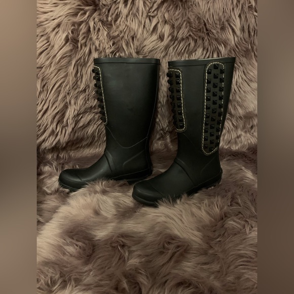 BCBG MaxAzria Studded Rubber Rain Snow Knee Boots Black Size 7 - Picture 3 of 8